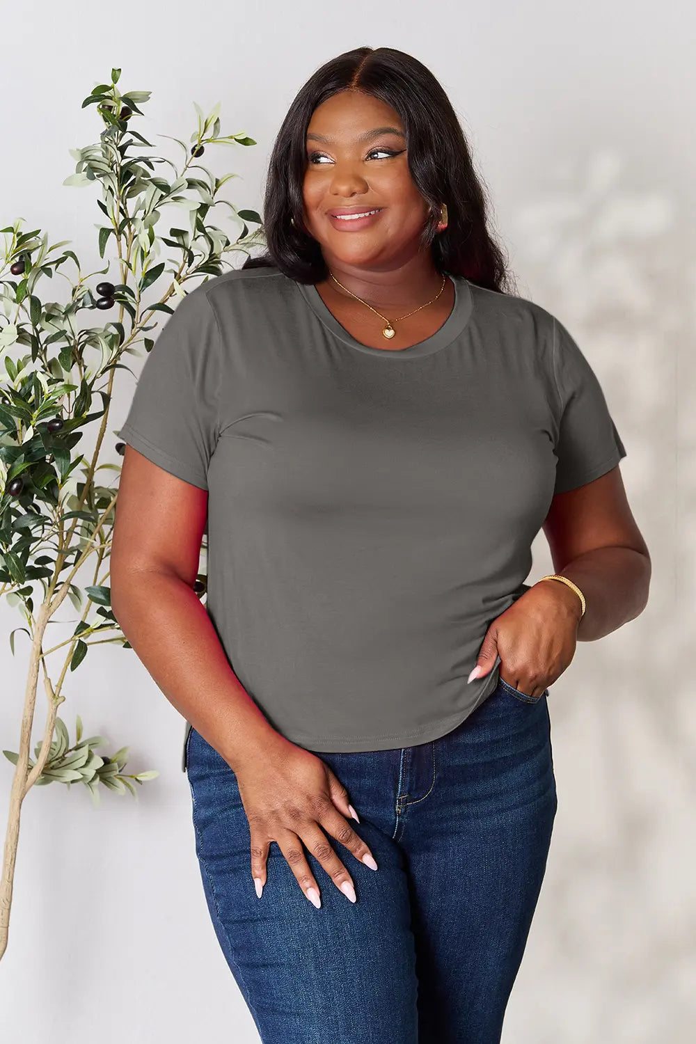 Basic Bae Full Size Round Neck Short Sleeve T-Shirt 1cb80407eda749fcaf9252b4fe601556-Max