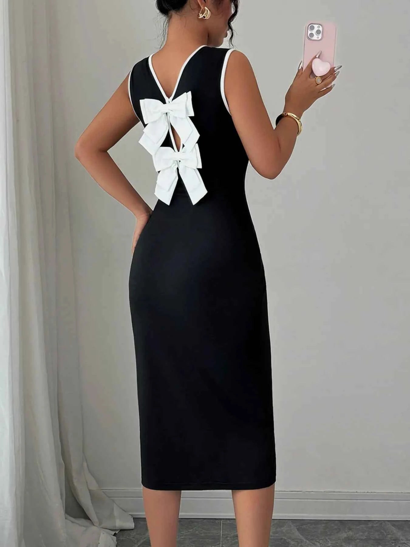 Contrast Bow Back Sleeveless Midi Dress Black 1cf06d09-6eb8-4775-b3b4-1f9eac10c4b2-Max-Origin