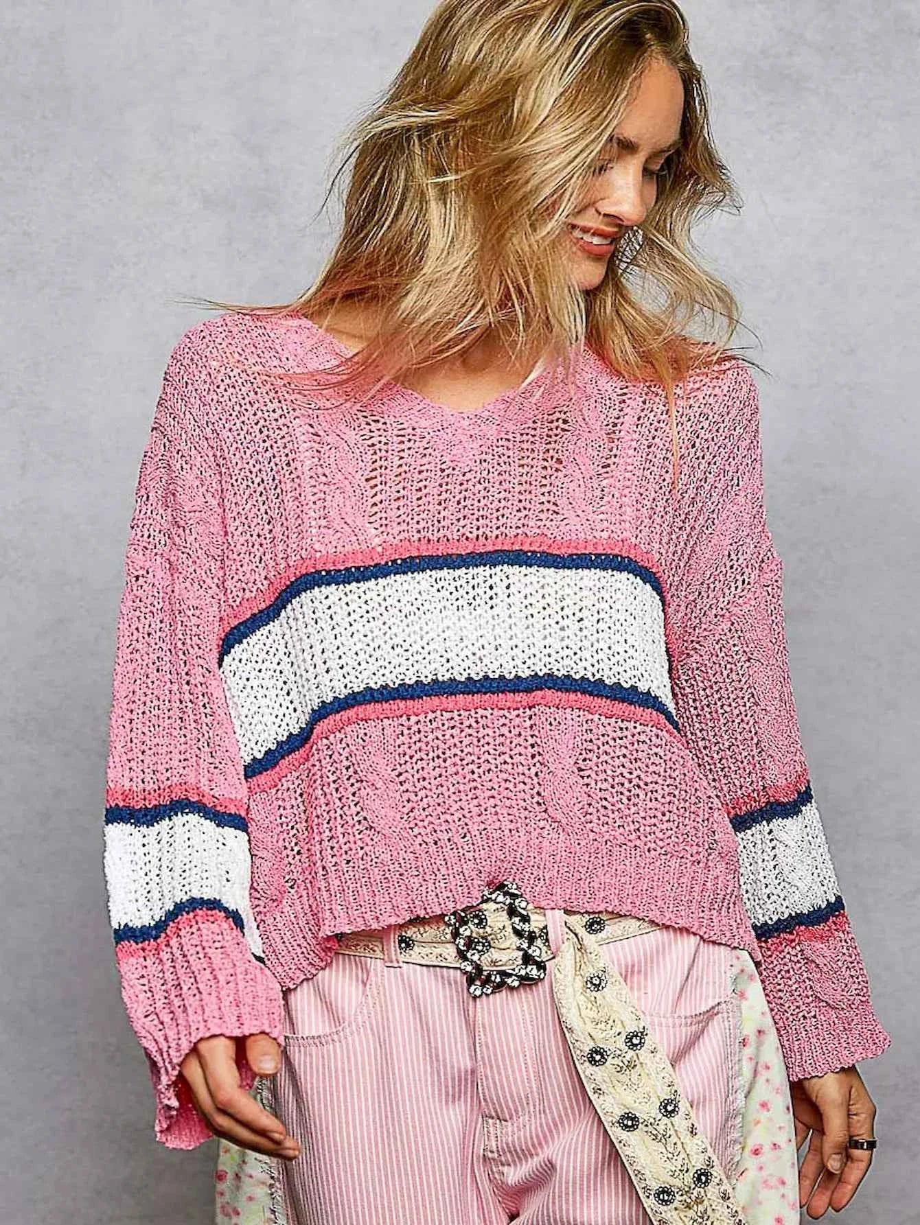 POL V-Neck Striped Pattern Cropped Knit Top with Cable Knit Detail 1d06ccd6-1a9b-4133-a149-7981c7c004da-Max-Origin