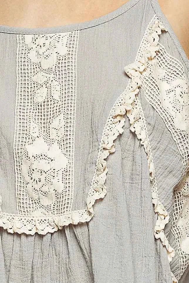 POL Boho Lace Trim Flowy Cami 1d526405-75ea-45b1-bfaa-706ceeb5f980-Max-Origin