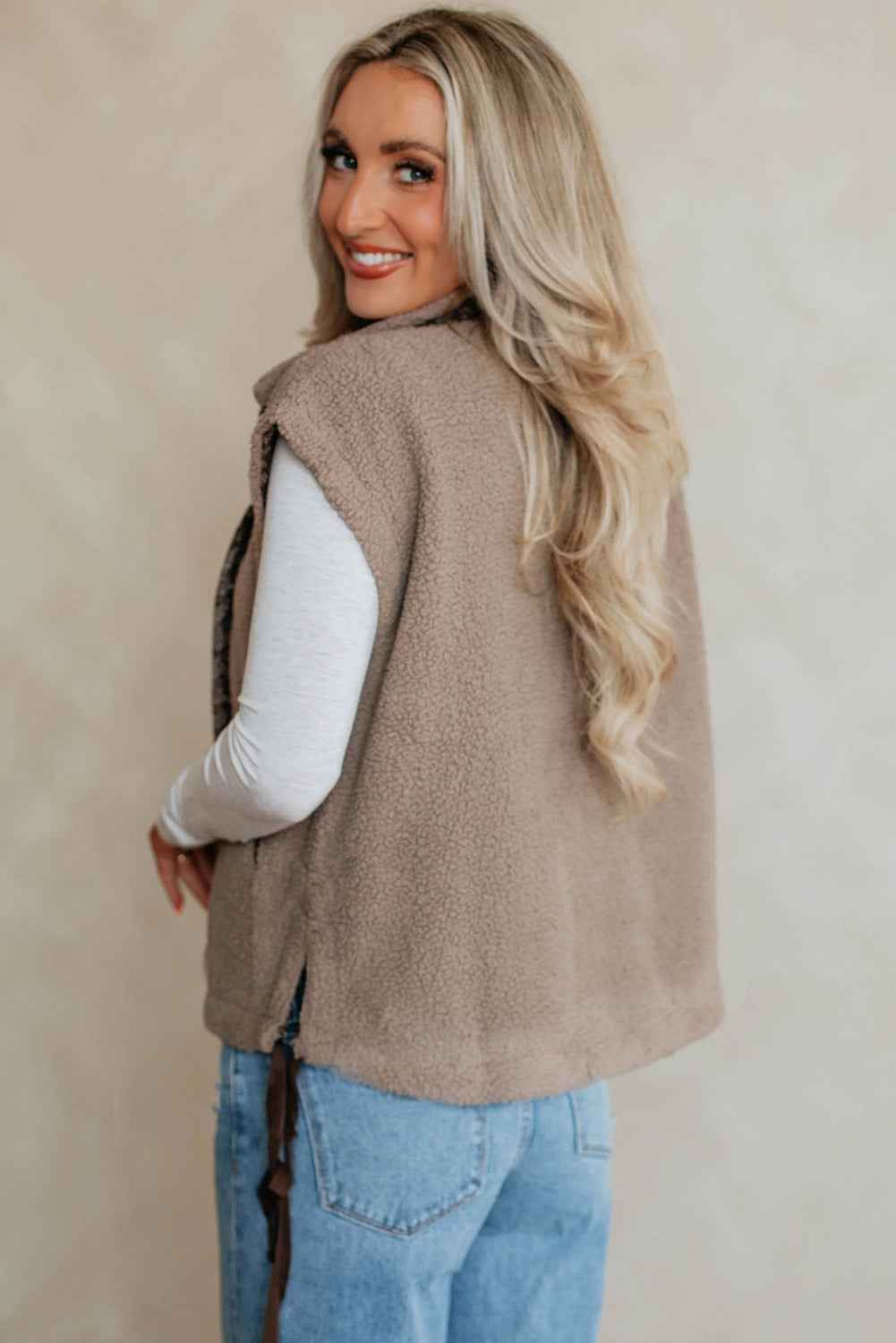 Goat Side Bows Sherpa Fleece Vest 1da993bddda7201f