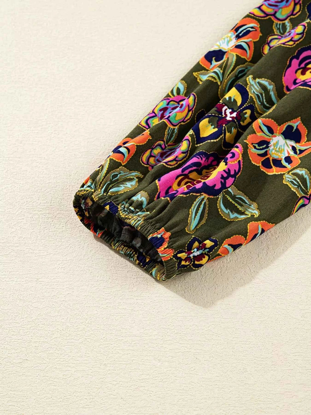 Floral Print Split Neck Bubble Sleeve Shift Mini Dress 1e026a420d0146bb8b65182e88c3eb17-Max-Origin