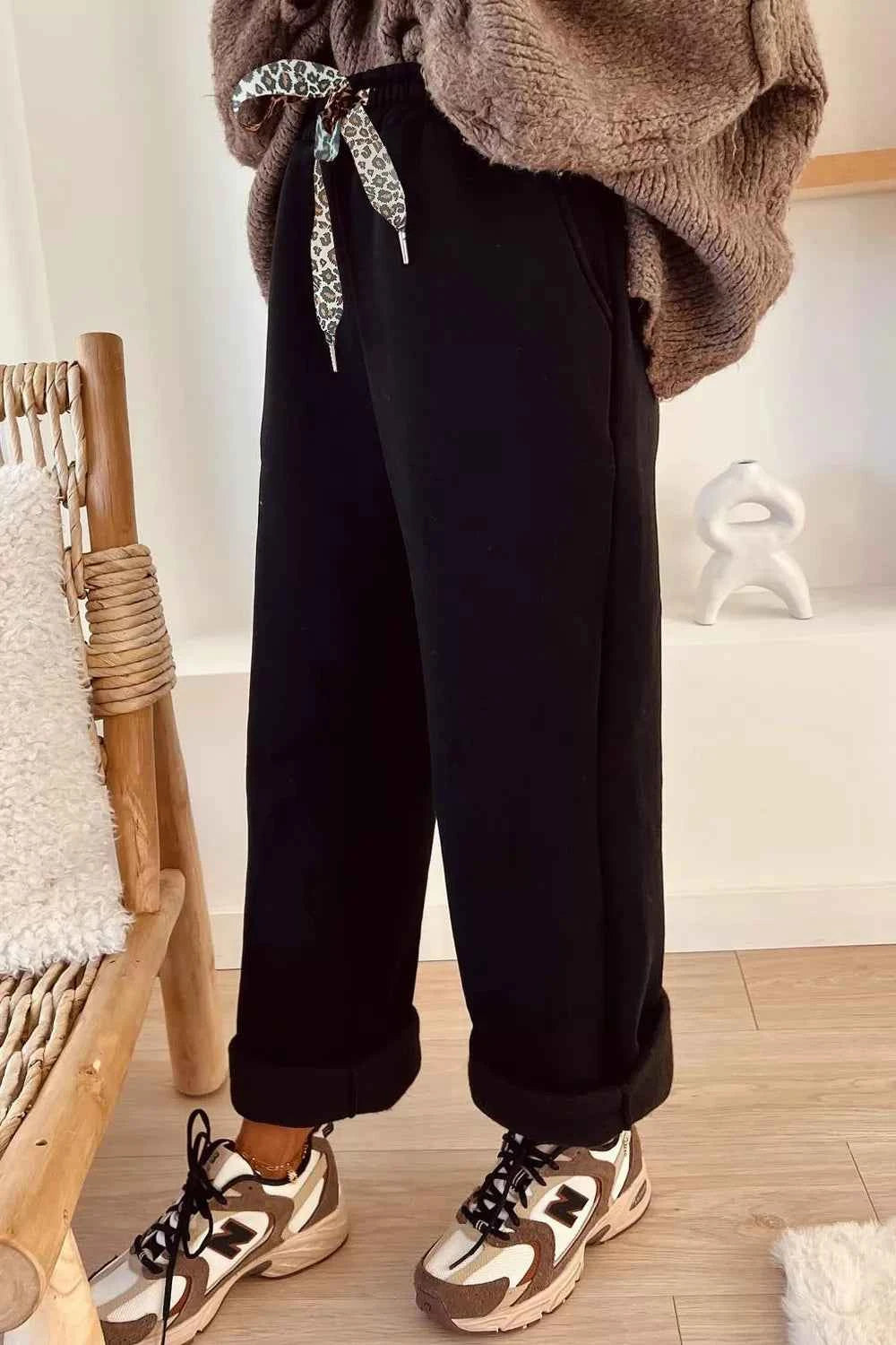 High-Waisted Straight Pants with Drawstring 1e189c93-2ef0-4323-a23e-889702a12c1b-Max-Origin