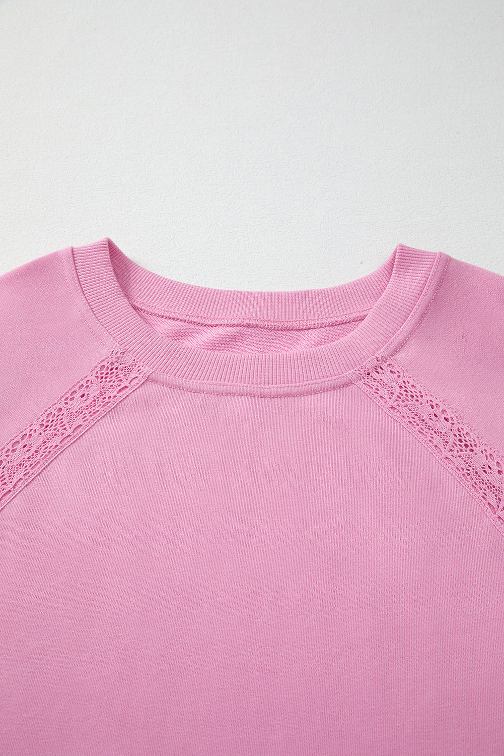 Bright Pink Lace Patchwork Raglan Sleeve Loose Fit Sweatshirt 1eca1e1290110538