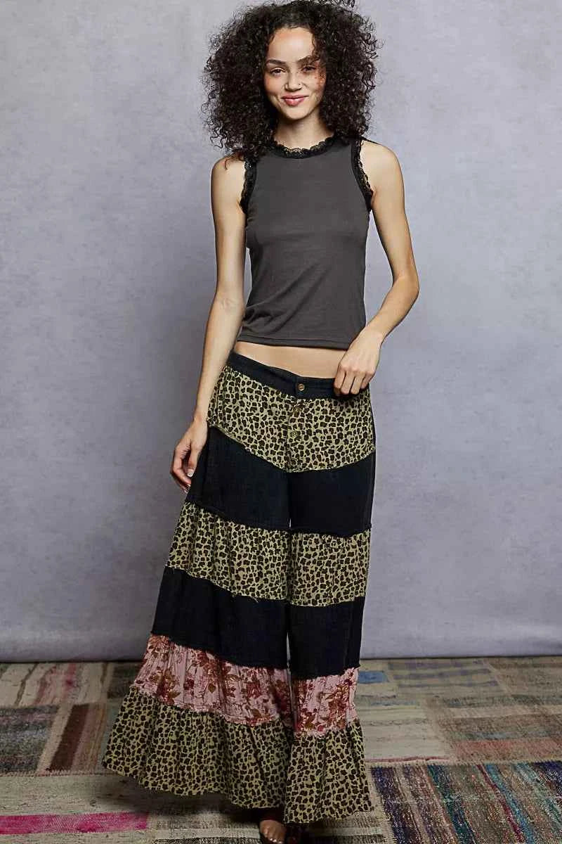 POL Round Neck Cropped Tank with Lace Trim 1eeb062c-b367-4ff6-8ff3-3e5389ce05e0-Max-Origin