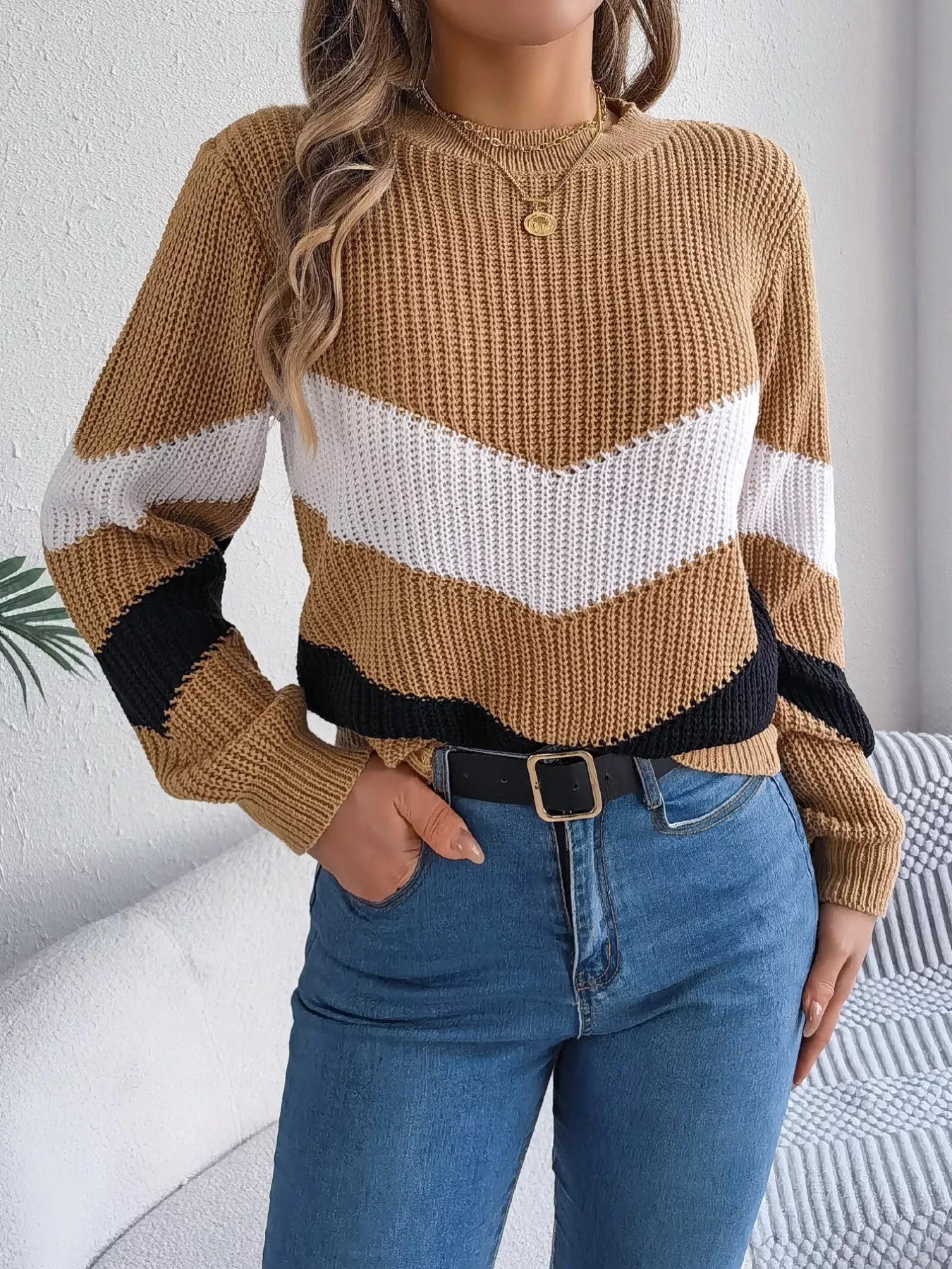 Chevron Stripe Color Block Round Neck Sweater 1f6526f2-cb91-4c62-82fb-903073d20608-Max-Origin
