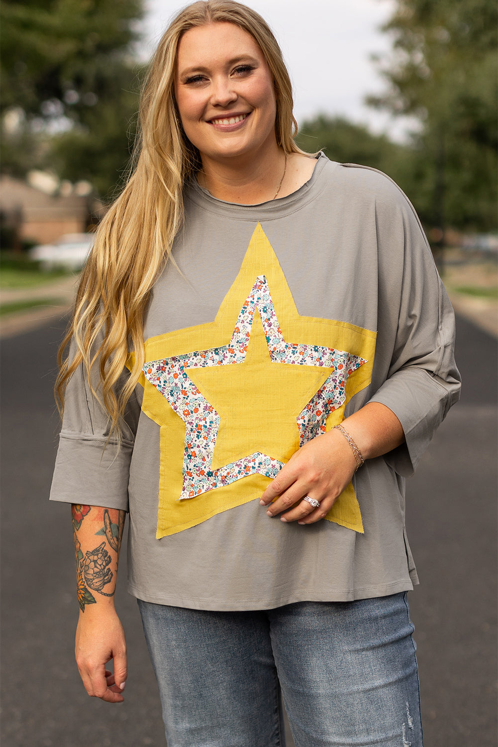 Medium Grey Floral Star Patched 3/4 Sleeve Plus Size Top 1f83f88a3272d1d6