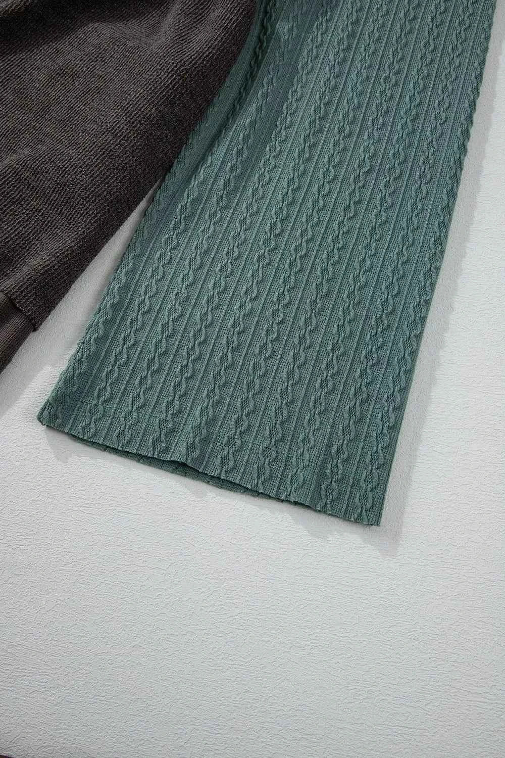 Color Block Waffle Knit Raw Hem Hoodie 1fe6daf8-015d-4fc9-952d-70c2fec71782-Max-Origin