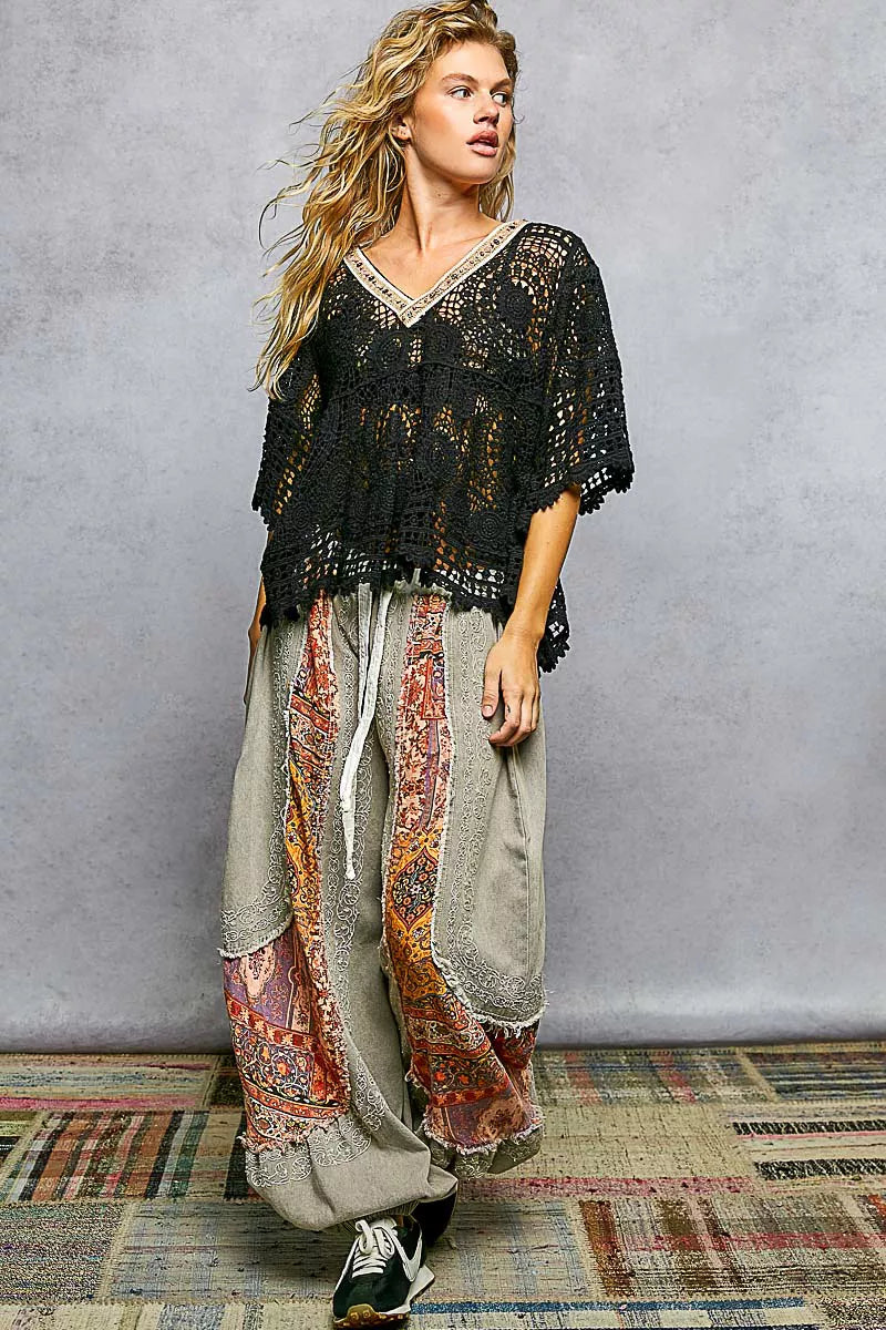 POL V-Neck Crochet Top with Scalloped Hem 2023a671-0a3d-4d36-aa0b-f5c507e2b5b8-Max-Origin