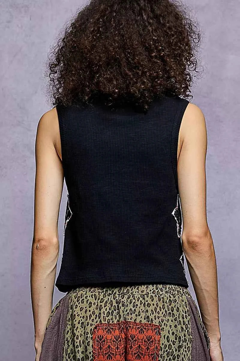 POL Star Patch V-Neck Cropped Ribbed Tank 2026b6c2-cc77-4ca0-b2eb-ce55ce6266ee-Max-Origin