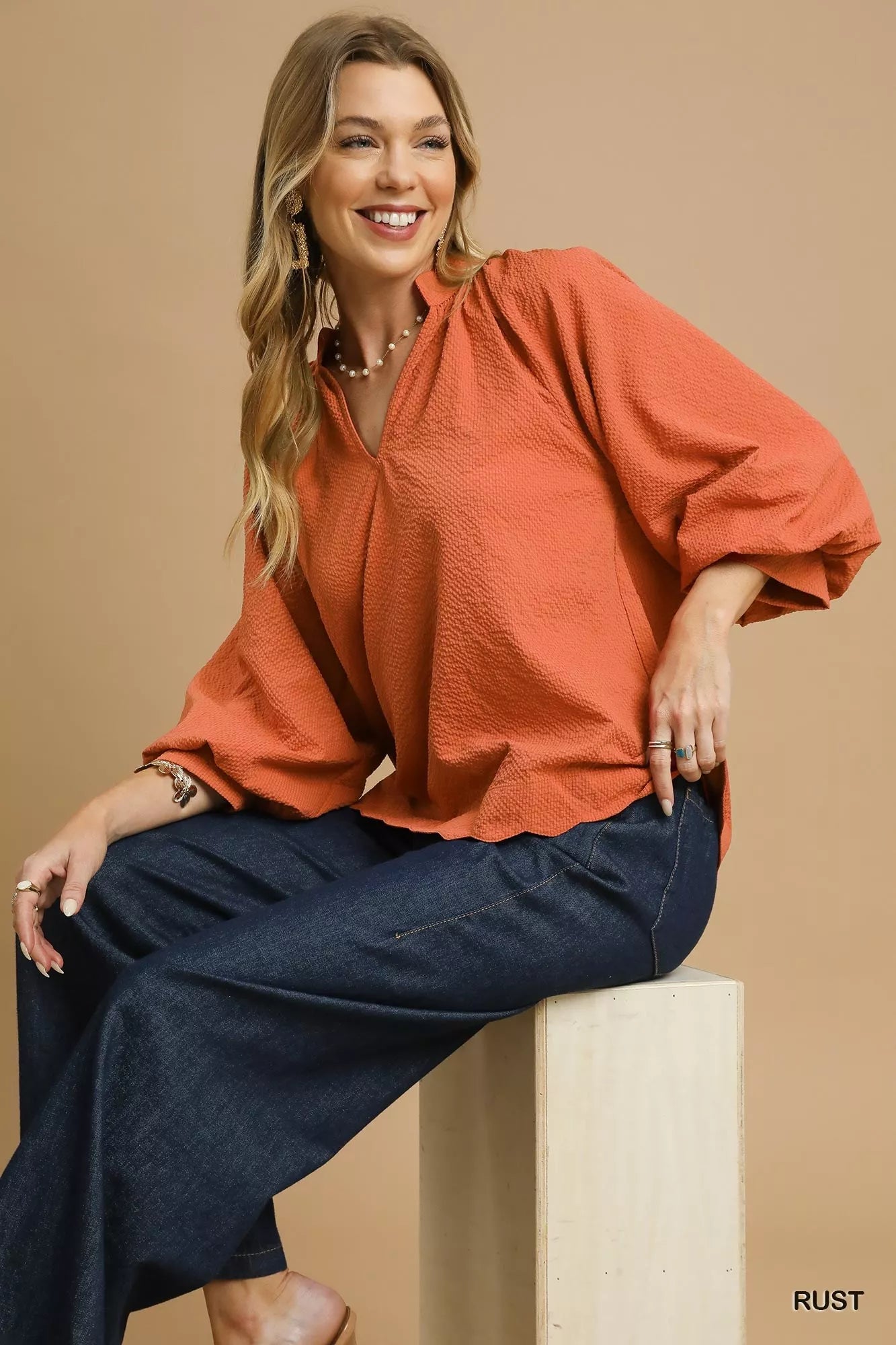 Umgee Textured Notched Balloon Sleeve Blouse with Scalloped Hem 209d356e-7141-4909-b23a-8e99c4eb6f0f-Max-Origin