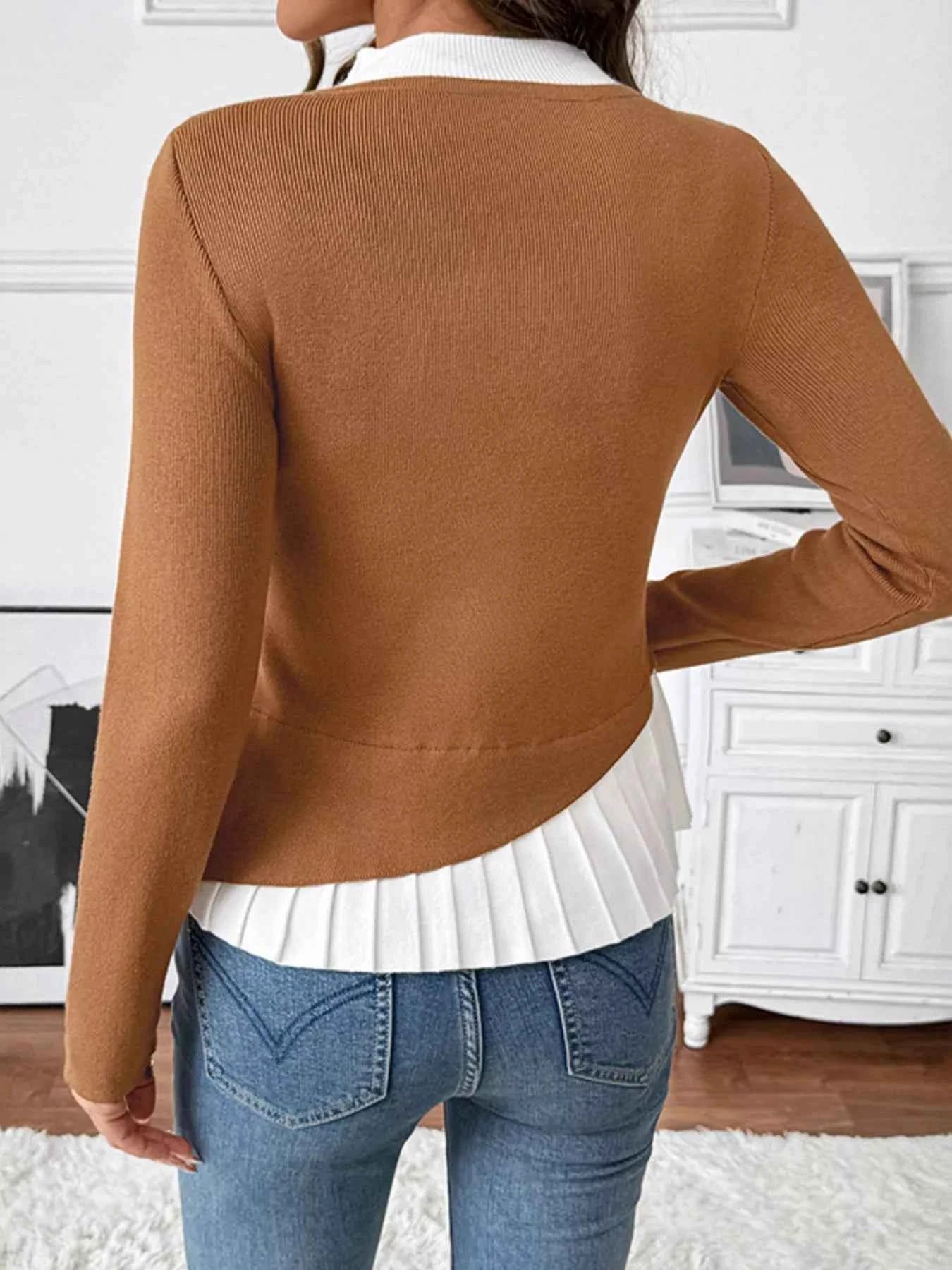 Decor Button Contrast Hem Knit Top