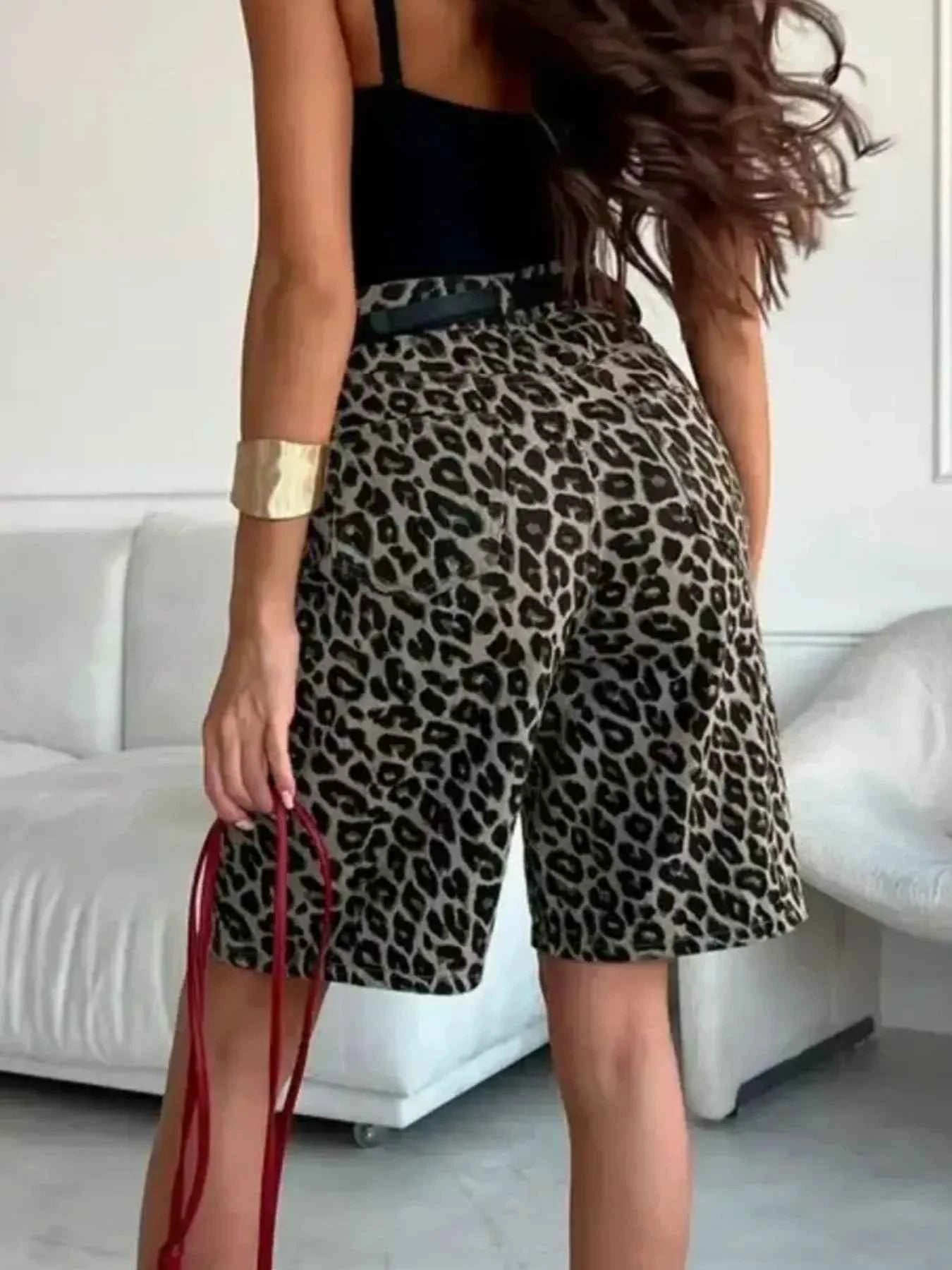 Leopard Print High-Waisted Casual Shorts 20e23a4e-50a8-4e2c-8ff3-2a6bf89c99bf-Max-Origin