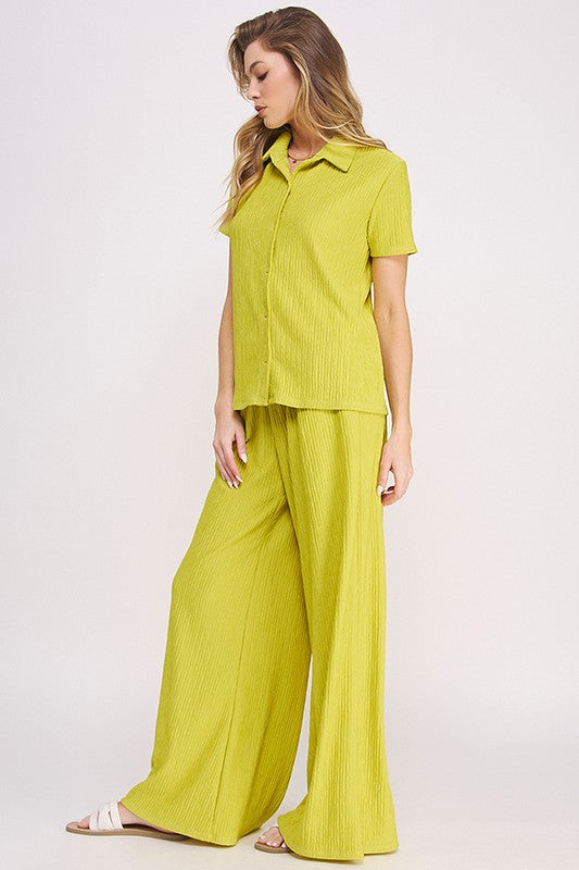 Textured short slv button down/wide leg pants set 21040510_f1726d34-fc92-4a5c-a47b-7ec613584243