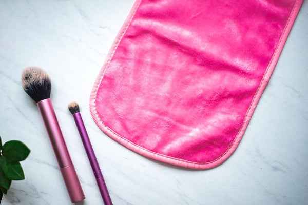 Makeup Remover Cloth 21105373_ad0d6d3c-f0a0-4a5b-bfa0-6838cbac3072