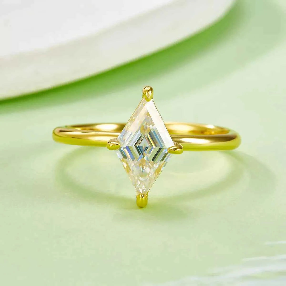 2 Carat Moissanite 925 Sterling Silver Ring Gold 21ea5097-beb0-4b7b-8ab4-ca5a6dc52b8d-Max-Origin