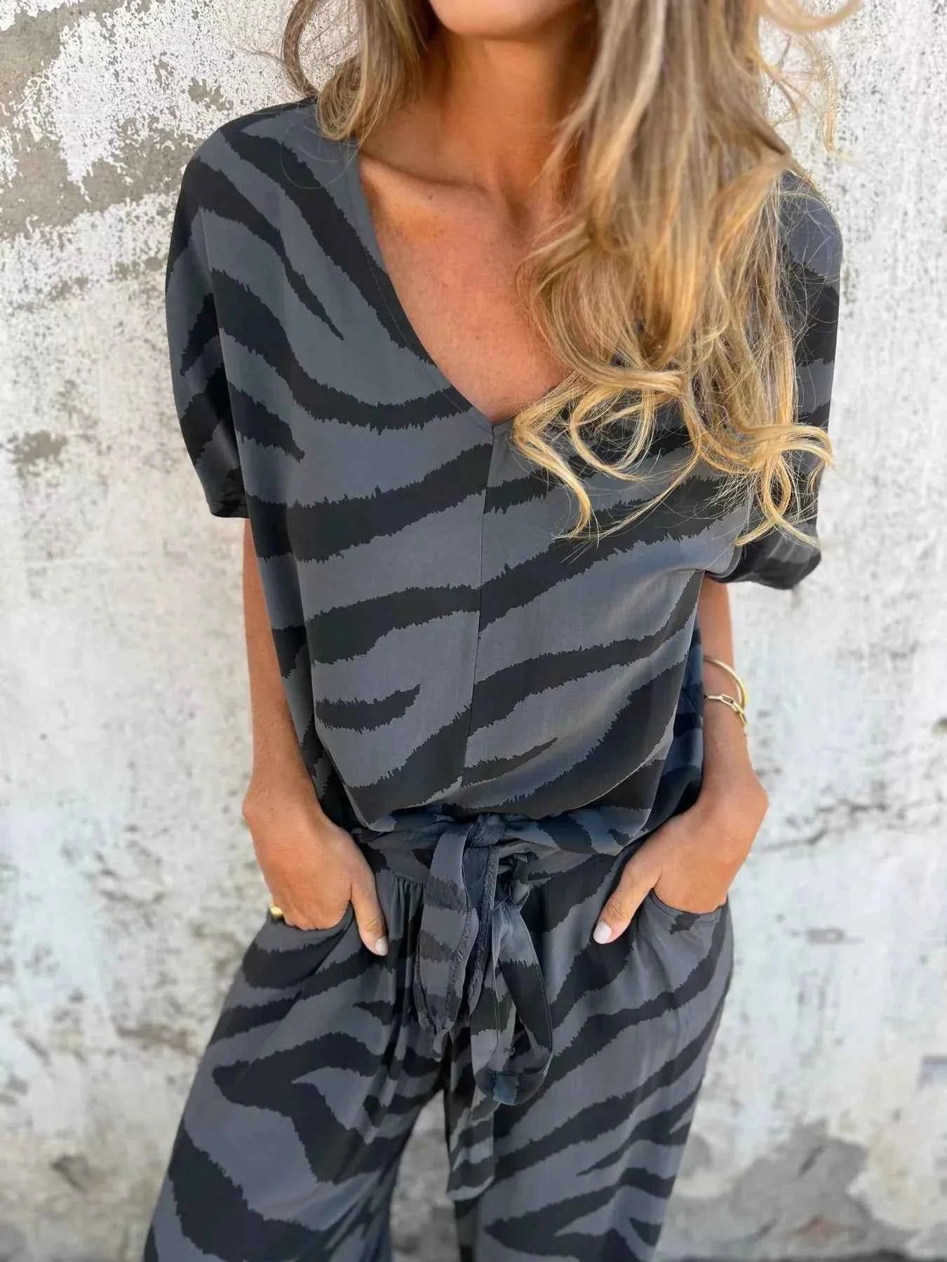 Zebra Print V-Neck Top and Pants Set 21f8a30cf4114395b0b9ed4302d86472-Max-Origin