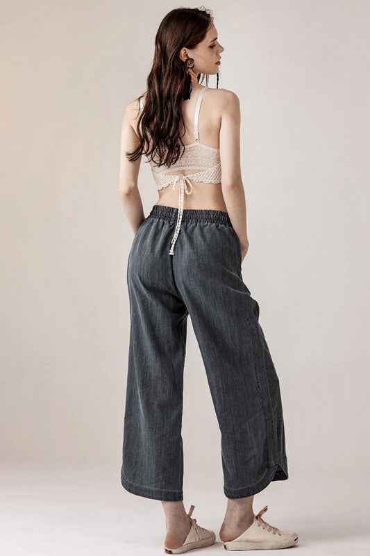 Plus Denim Wide Leg Crop Pants with Dolphine Tail 22290260_e69bdbe8-b2d9-4787-898d-3f2b8ef8123c
