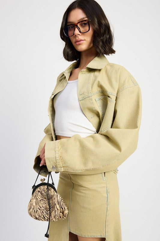 Oversized denim jacket LIGHT SAND DENIM 22402065_42a9ffd6-1e9e-4e42-acda-cfcca2597738