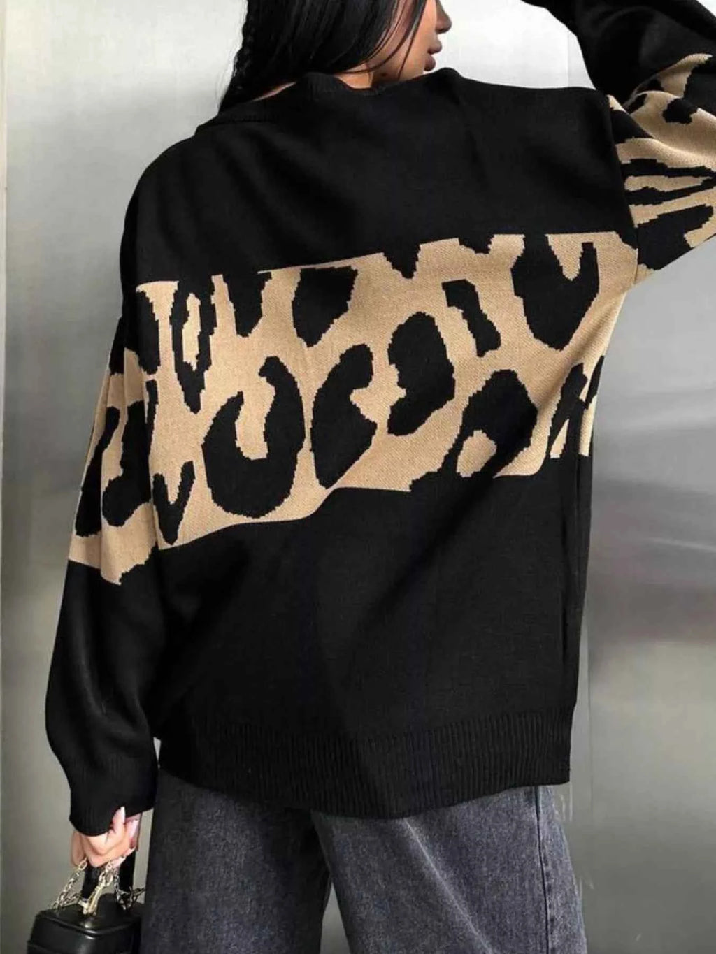 Leopard Color Block Round Neck Sweater 224ff758-937e-4ca7-a5b7-f869b3e977c7-Max-Origin