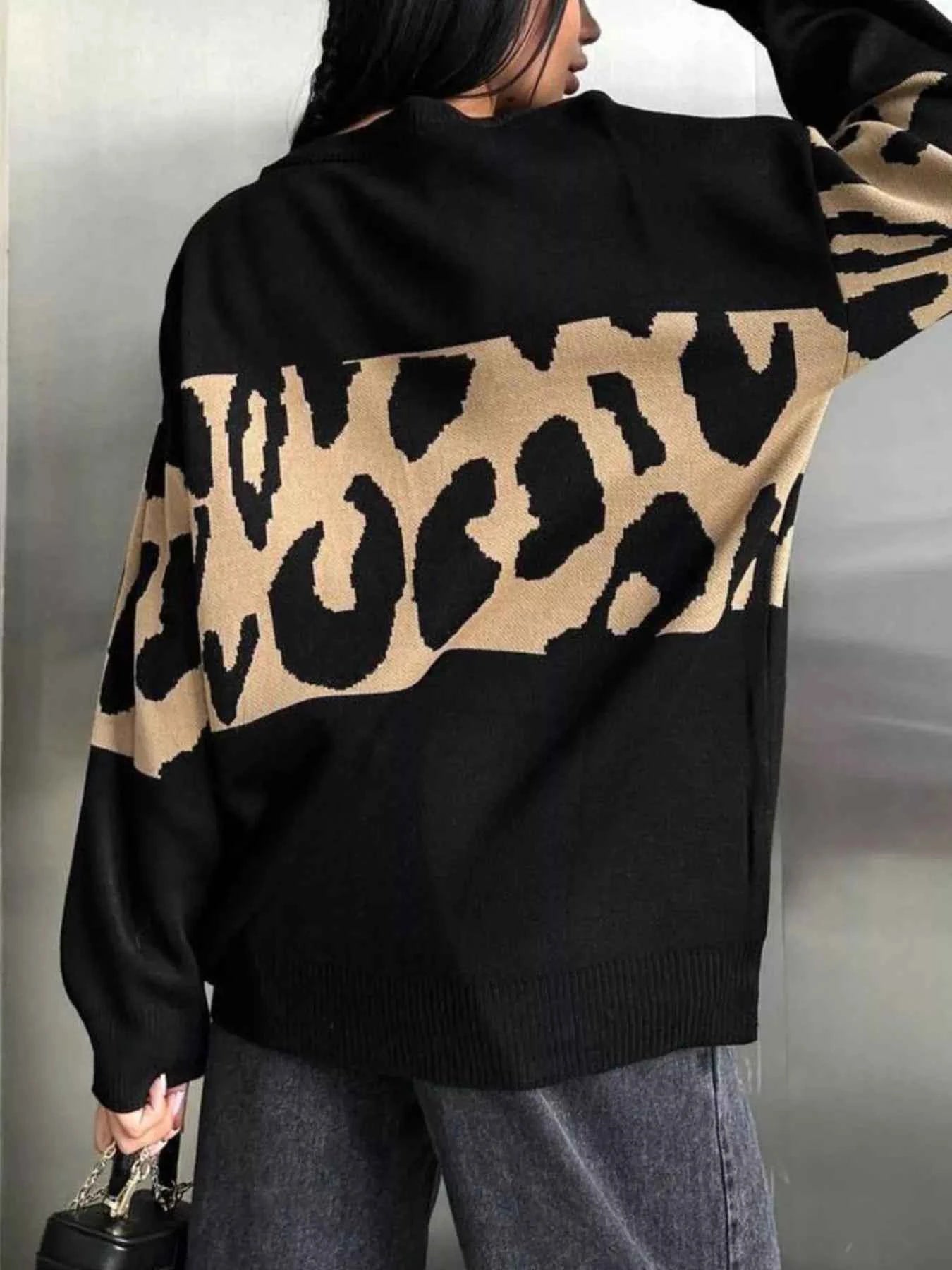 Leopard Color Block Round Neck Sweater 224ff758-937e-4ca7-a5b7-f869b3e977c7-Max-Origin