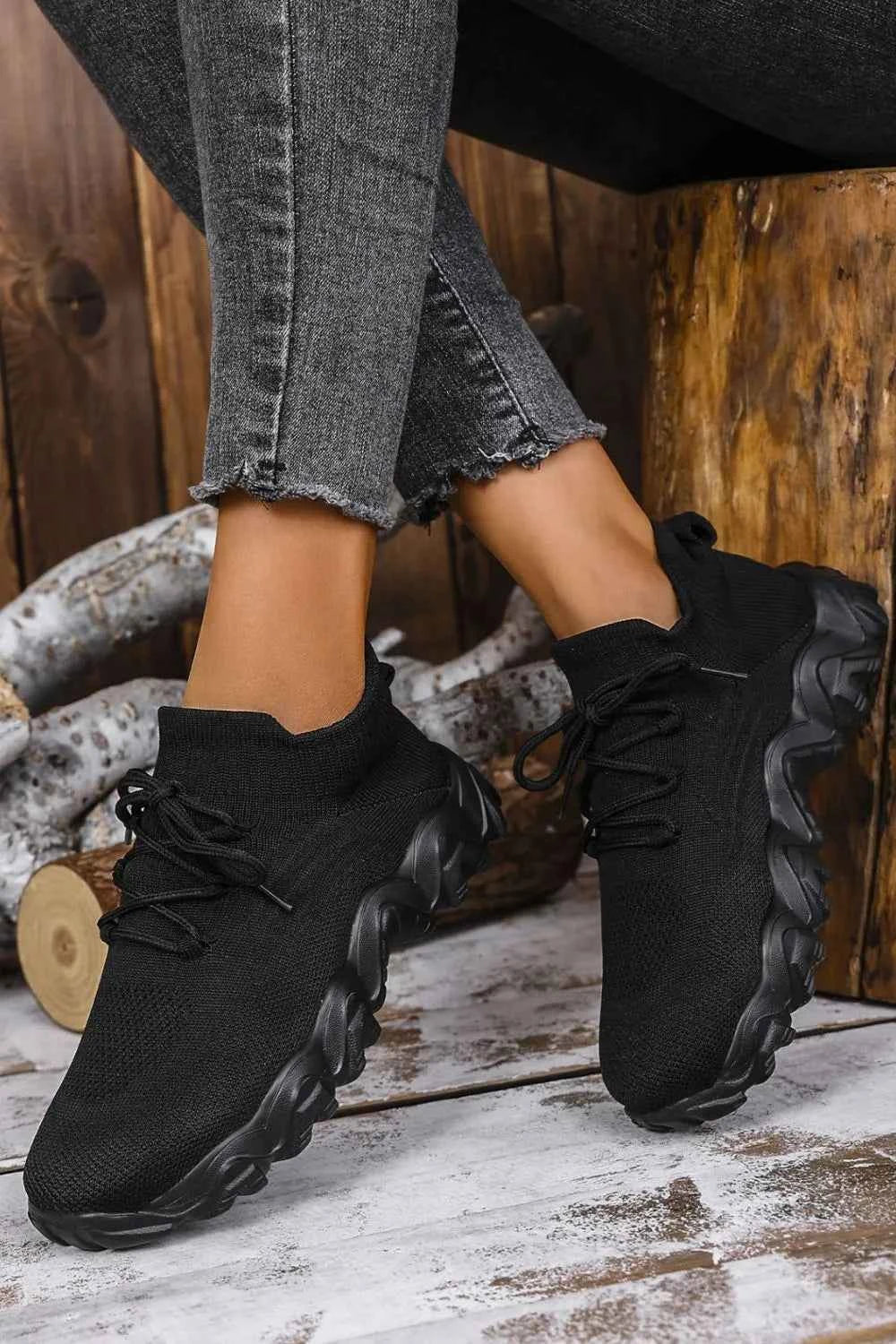 Mesh Lace-Up Round Toe Athletic 233e1f44-c1f0-4659-a501-b1fae904c88d-Max
