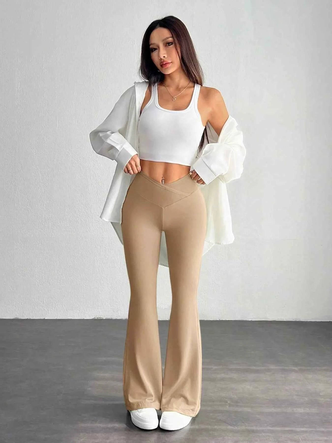 High-Waisted Flare Pants 23bb6ca7944643bfae9e9e6721e65f53-Max-Origin