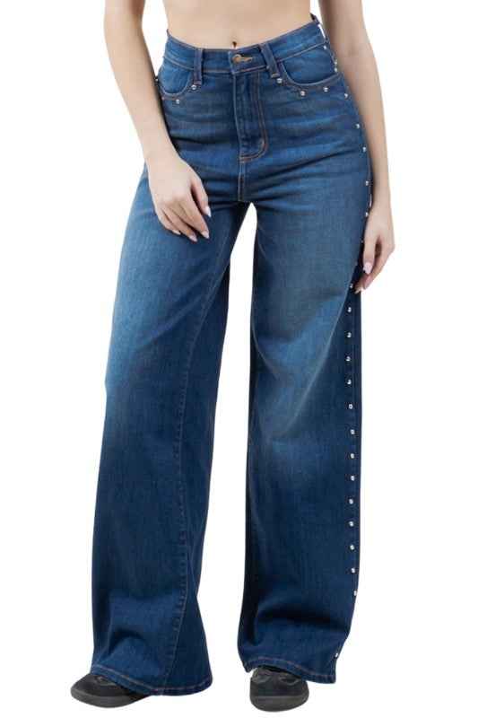 Baggy Wide Leg Jean with studs 24313987_9698bd5a-a38a-41f5-8466-f92373484576