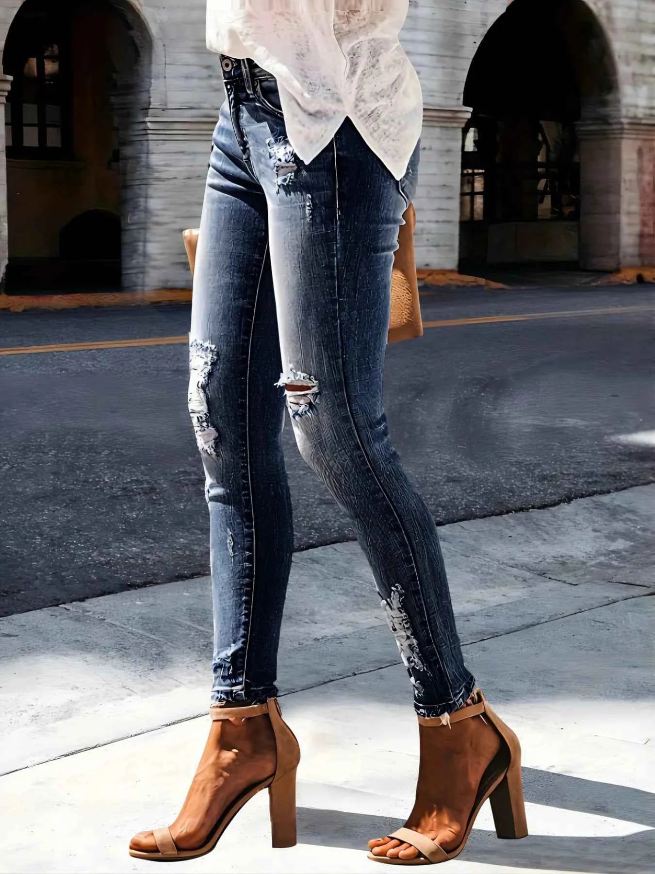 Distressed Skinny Jeans 24440192f2f045fab670e75a66ecfb93-Max-Origin