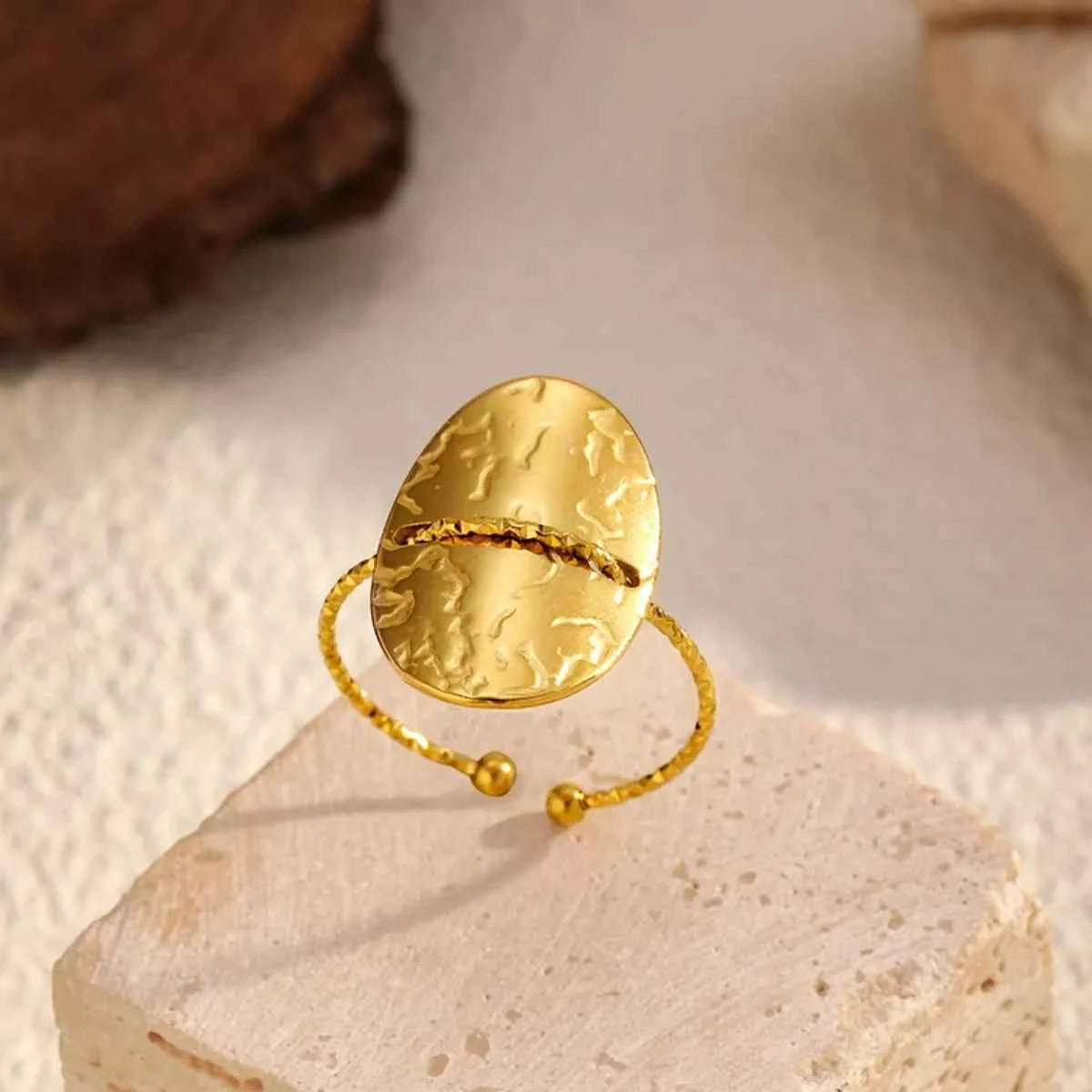 Hammered Disc Open Ring 244f5d63-ba64-4552-ac07-e7d5c4ba3fb0-Max-Origin
