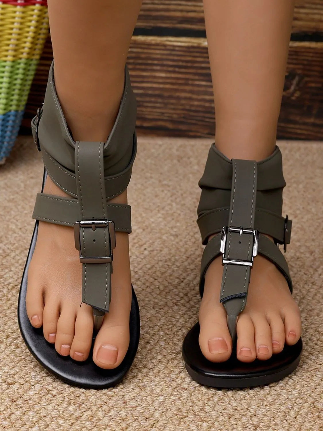 Toe Post Flats Sandals Army Green 245340f4-9f9d-40f9-b0fb-e04e49b3d8f5-Max-Origin
