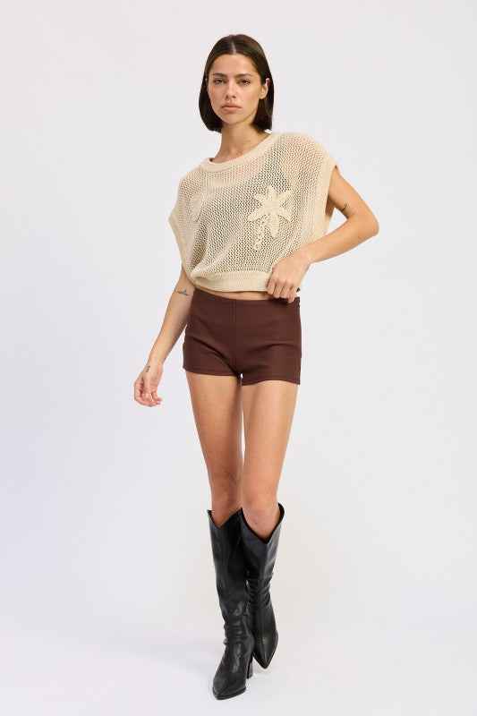 SLEEVELESS CROCHET PATCHED TOP 24577339_5fdd013b-bf43-4db0-b316-b0abc88b61dd