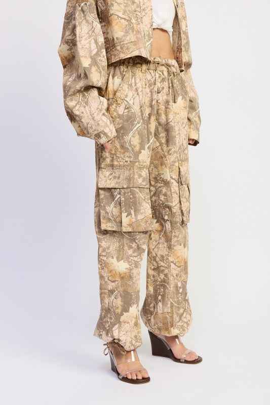 WOODLAND CAMO CARGO PANTS 24610718_aa7e3a40-0c6f-45d5-8714-4edf3aedffd1