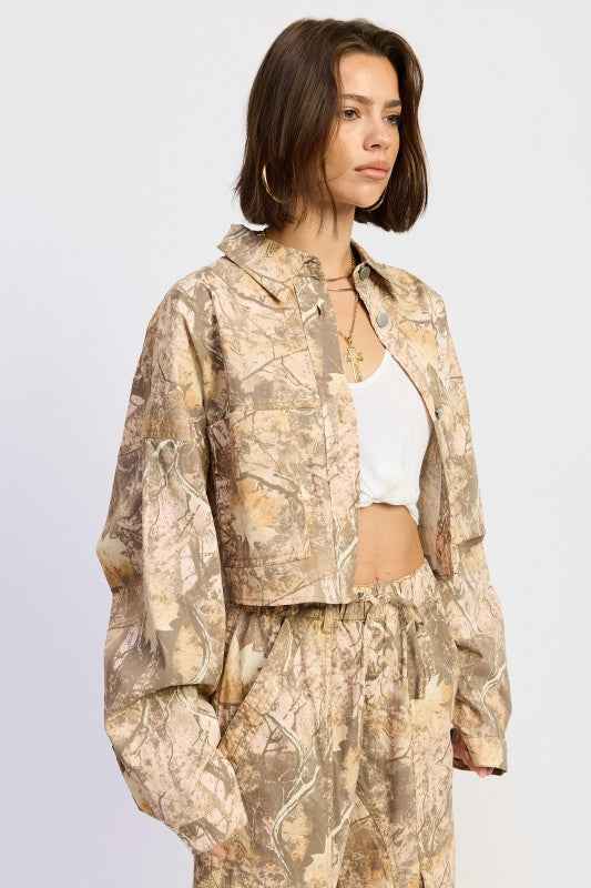 WOODLAND CAMO OVERSIZED JACKET 24610719_96177c6f-6403-4d97-9f7d-1b6f868d0cb5