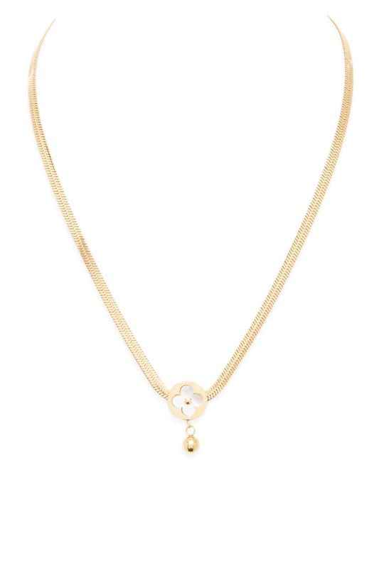 MOP Clover Pendant Snake Chain Necklace Gold O S 24776462_e0cd5bb4-f941-4531-9463-85c1cf8603a1