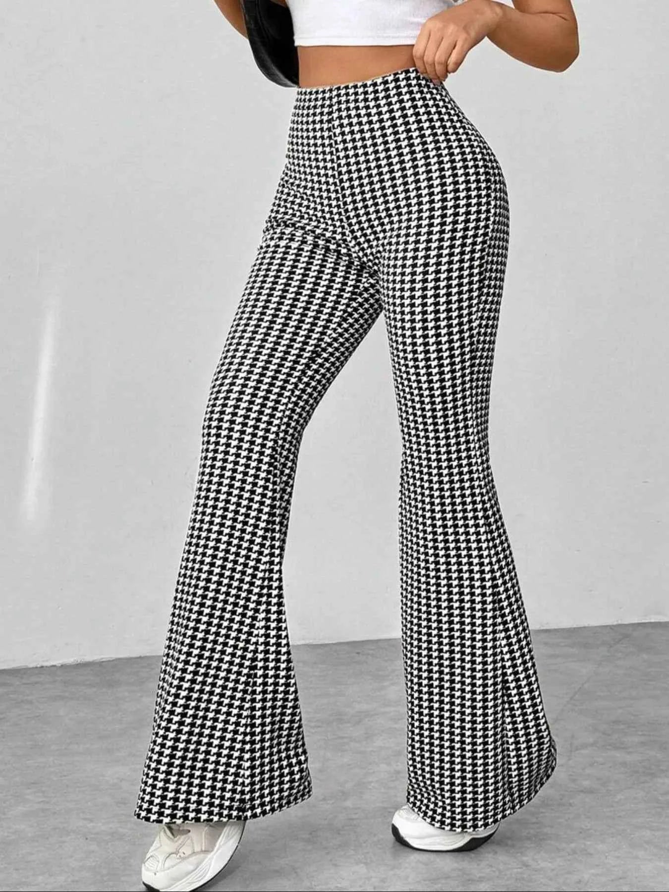 High Waisted Flare Pants 24b44acd-a0ba-40d3-a4a1-031187ebcc70-Max-Origin