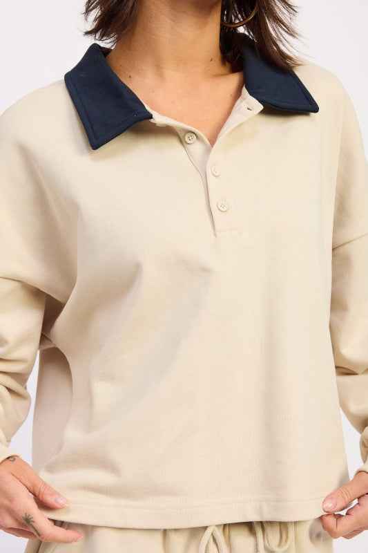 CONTRAST COLLAR PULLOVER TOP 25066198_7387d70d-e85c-4fa7-91f0-fd5e0811dd0c