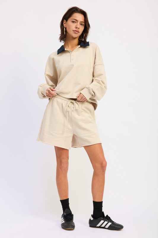 CONTRAST COLLAR PULLOVER TOP 25066198_8aef286b-709d-4359-a315-d72ff18234b4