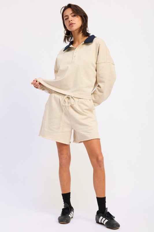CONTRAST COLLAR PULLOVER TOP 25066198_aed40539-f60d-4fc8-90db-ca9098138094