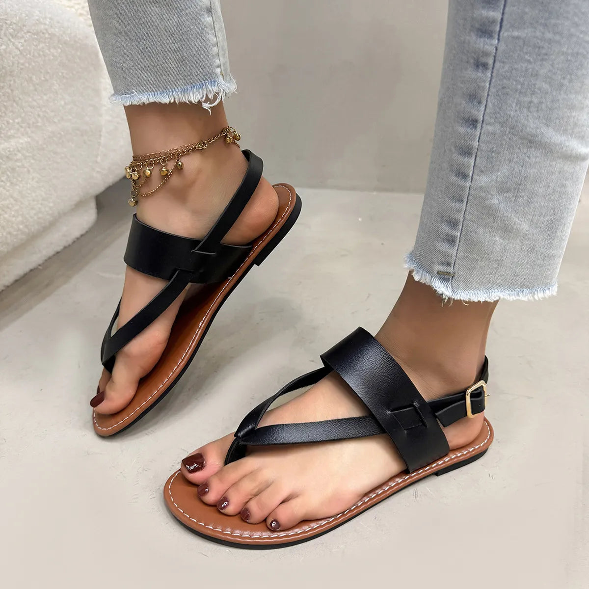Toe Loop Flats Sandals Black 25da0221-455d-4746-8613-35775f398cc1-Max-Origin