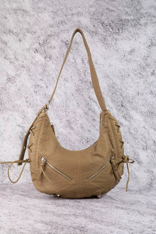 Fame Larger Leather Crescent Shoulder Bag BR one size 260e09bc-dcc9-4ca9-ac77-c7d244b1d79d-Max-Origin