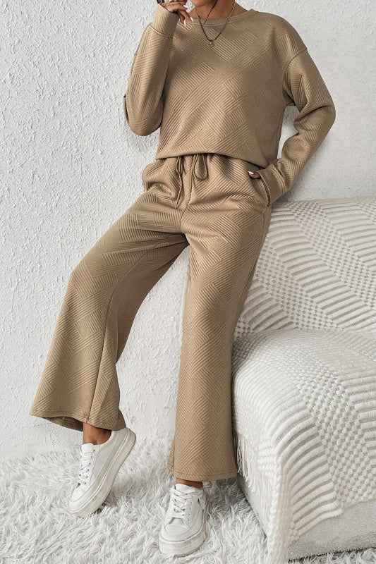 Textured Top and Pants Set 261877f6-8de2-40d5-bf7c-9ea0df20507d