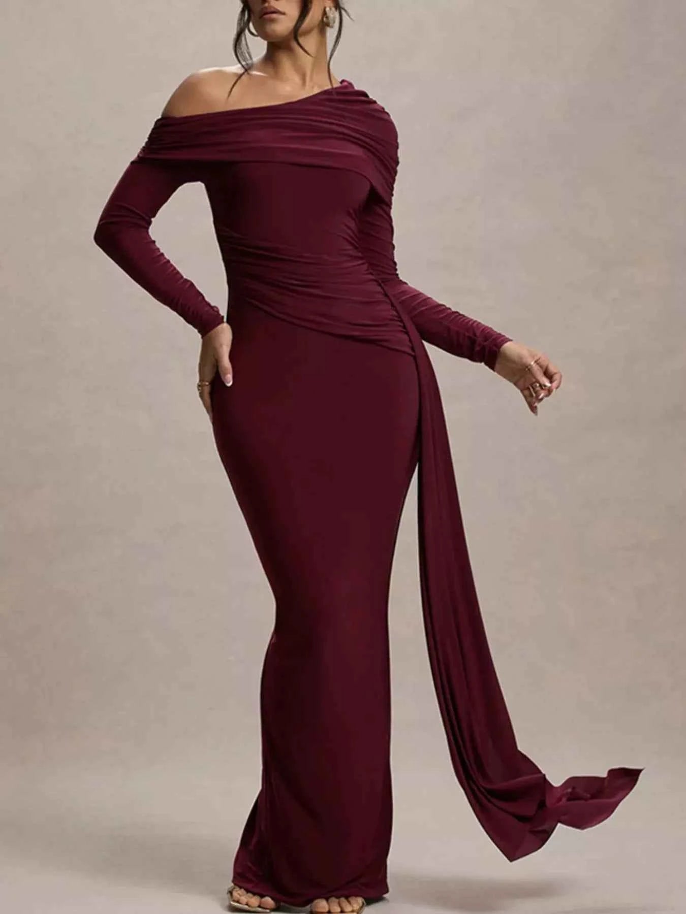 One-Shoulder Ruched Maxi Dress Wine Red 26364563-1eac-4cab-aff3-96480de24ad1-Max-Origin
