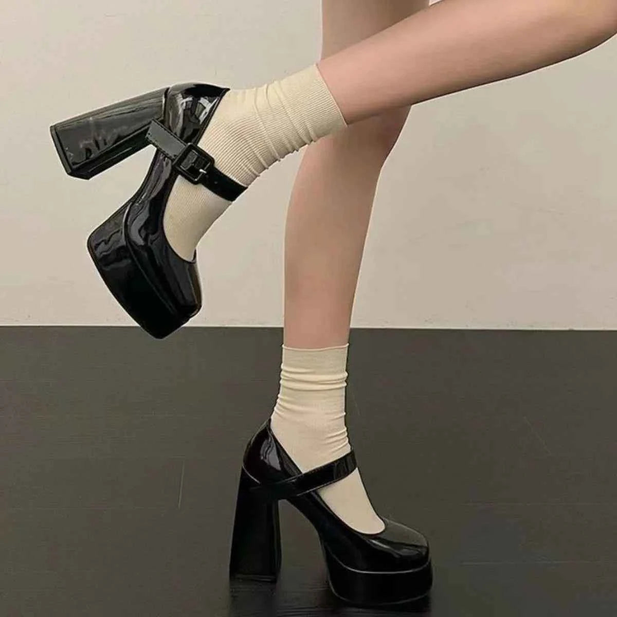 Round Toe Block Heels Pumps 26c9df93-3936-4340-84ef-39d7885818c3-Max-Origin