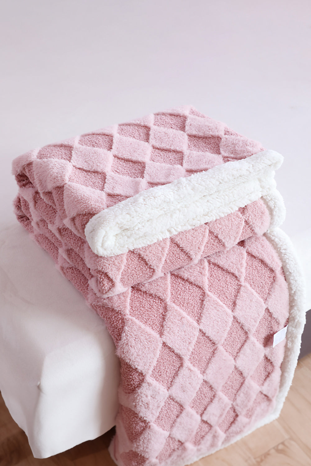 Pink Soft Diamond Pattern Plush Blanket 271c53212ecb0fa1