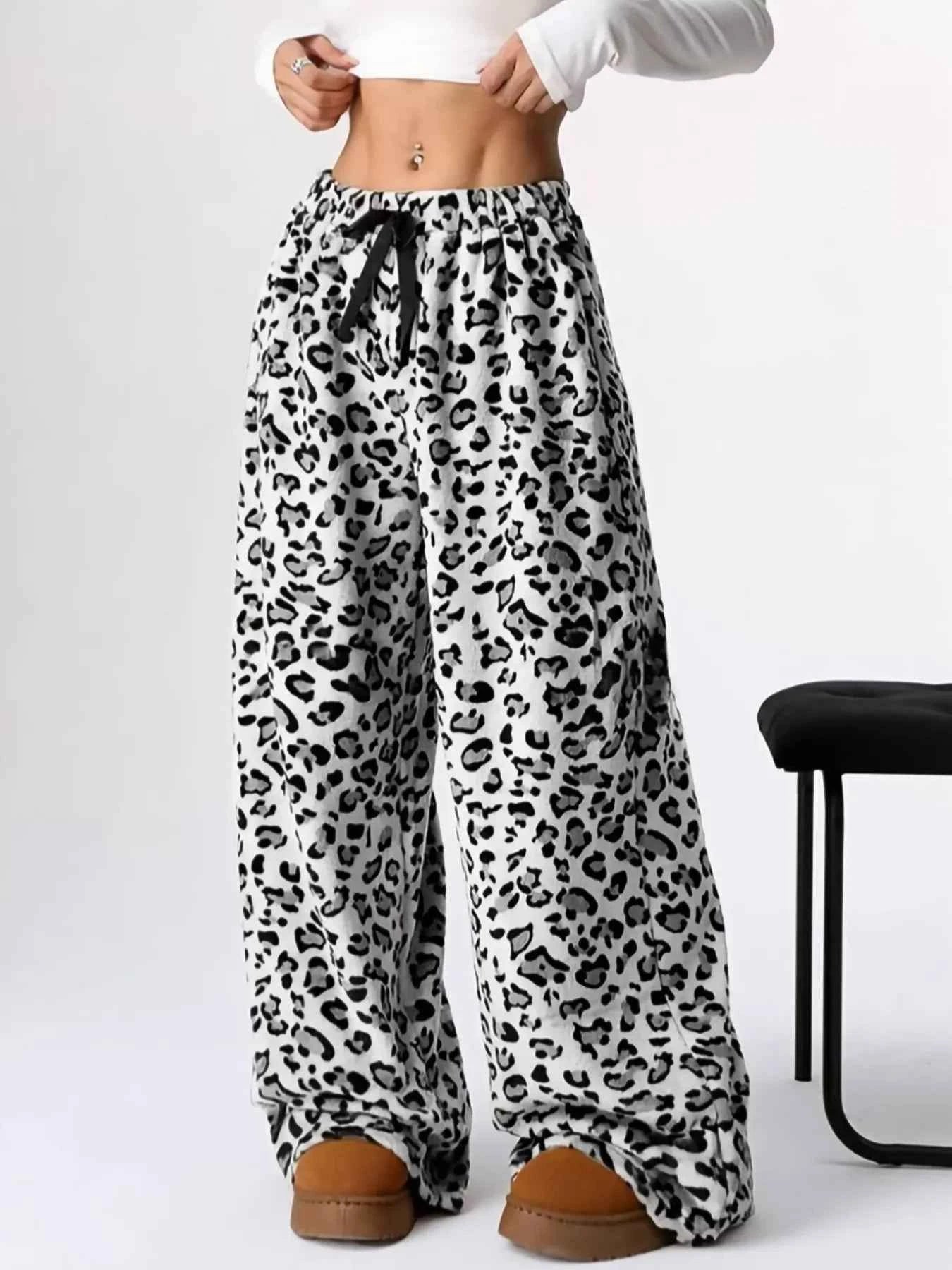 Leopard Wide Leg Pants White 27bcb00f484f4e07821b573f54945a6a-Max-Origin