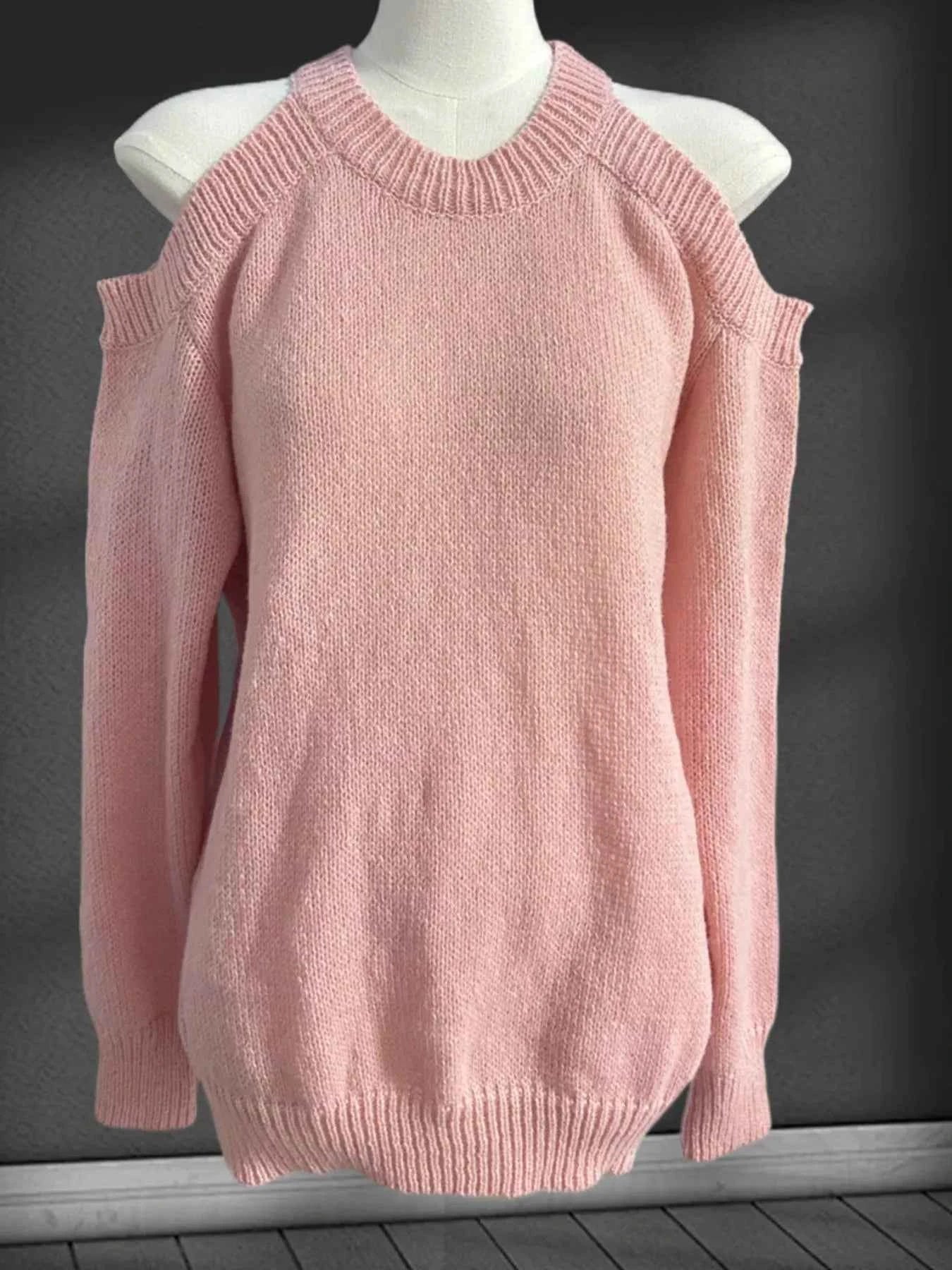 Cold Shoulder Knit Sweater 27dbd4f3-f79f-4833-9a52-cf8e60fd65d7-Max-Origin