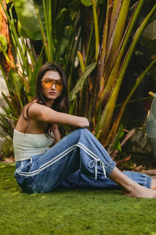 Striped Tape Details With Bot Tied Point Elastic Waist Jeans 27e1d456a9884d95bb60de88898d15b2-Max-Origin
