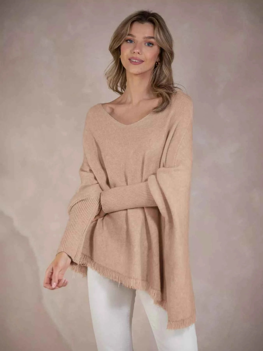 Raw Hem V-Neck Sweater 286737d4-95fe-453e-8ac8-3b6efac2cbe2-Max-Origin