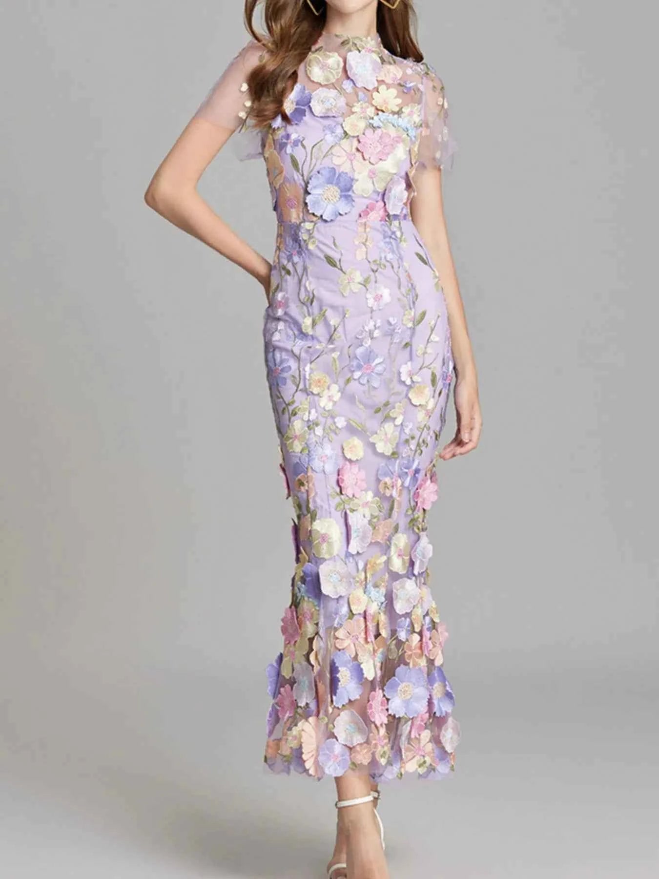 Floral Embroidered Mesh Overlay Maxi Dress 28c727a3-8cc7-4b83-815e-581977852f58-Max-Origin